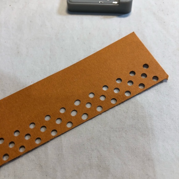 EK Success Dot Border Punch Card making Scrapbooking - Picture 5 of 9